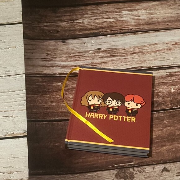 Harry Potter Wizarding World Hufflepuff Set - Picture 5 of 13